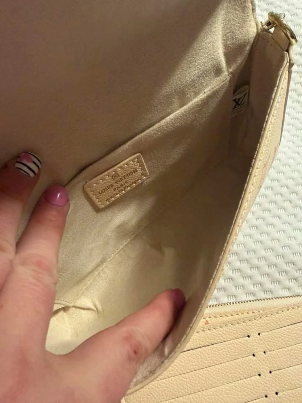 Two Purses - Picture 7 of 8